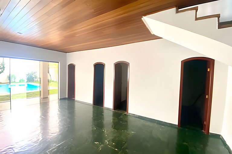 Casa com piscina • salão de jogos • 4min do Autódromo