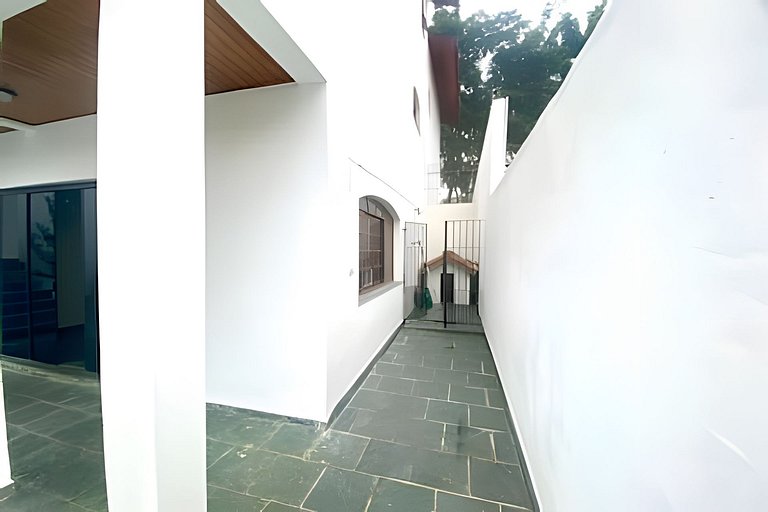 Casa com piscina • salão de jogos • 4min do Autódromo